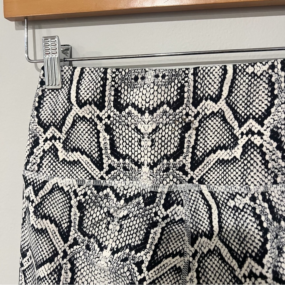 Varley Century Python Leggings - Picture 6 of 7